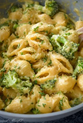 Healthy one pot broccoli mac and cheese with creamy cheese sauce and vegetables