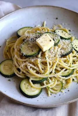 A serving of Spaghetti Alla Nerano with courgettes and cheese