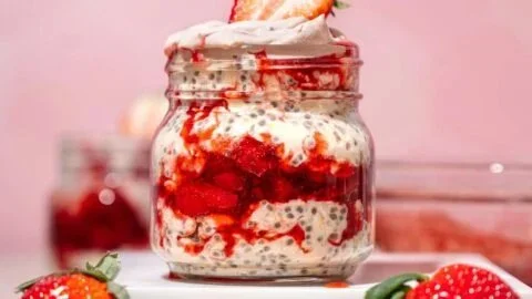 Strawberries & Cream Overnight Oats