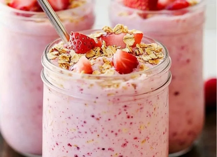 Strawberry Cheesecake Overnight Oats