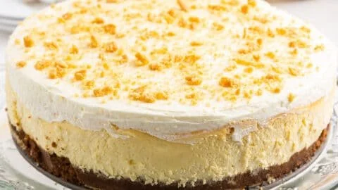 Delicious Keto Banana Pudding Cheesecake topped with banana slices