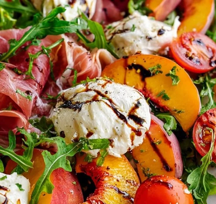 Delicious Peach Burrata Salad with fresh ingredients and vibrant colors
